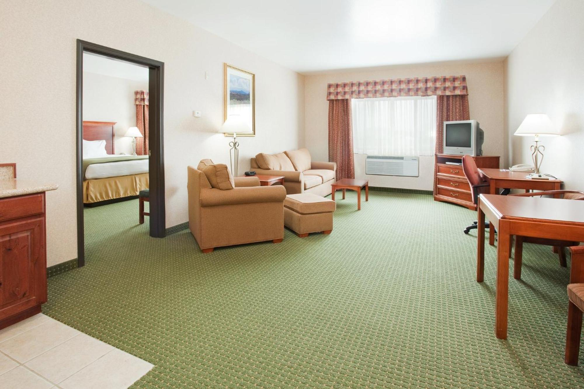 Holiday Inn Express Hotel & Suites Gunnison By Ihg Exterior photo